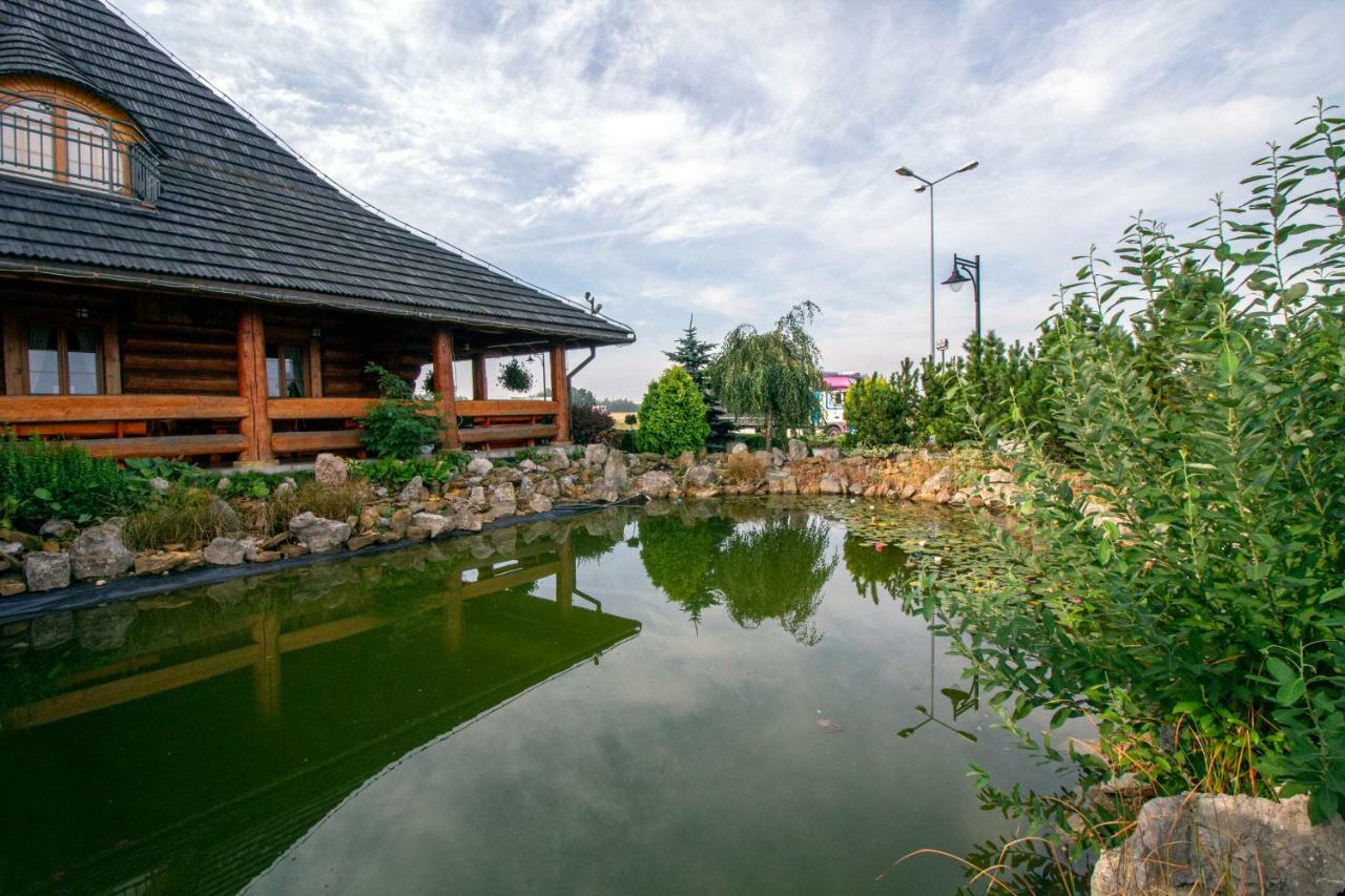 Hotel Stary Mlyn Koziegłowy Esterno foto