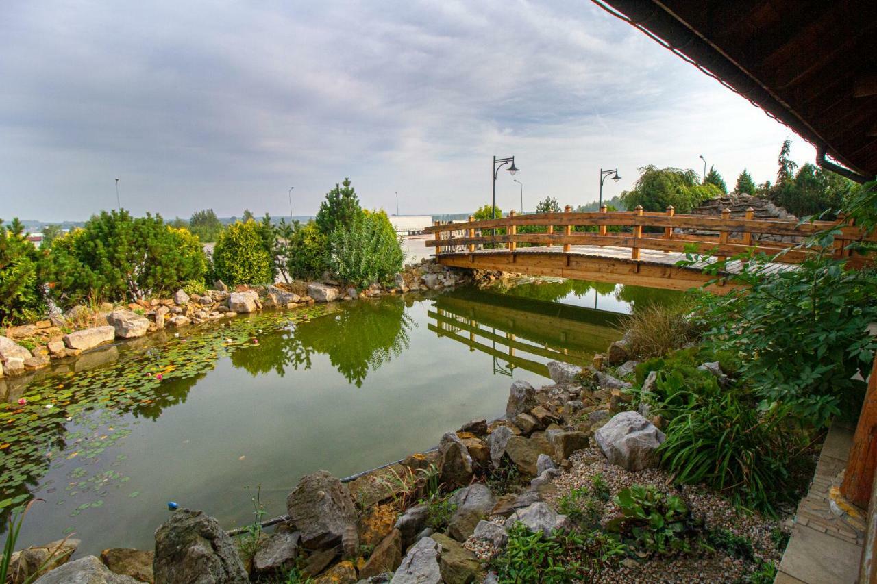 Hotel Stary Mlyn Koziegłowy Esterno foto