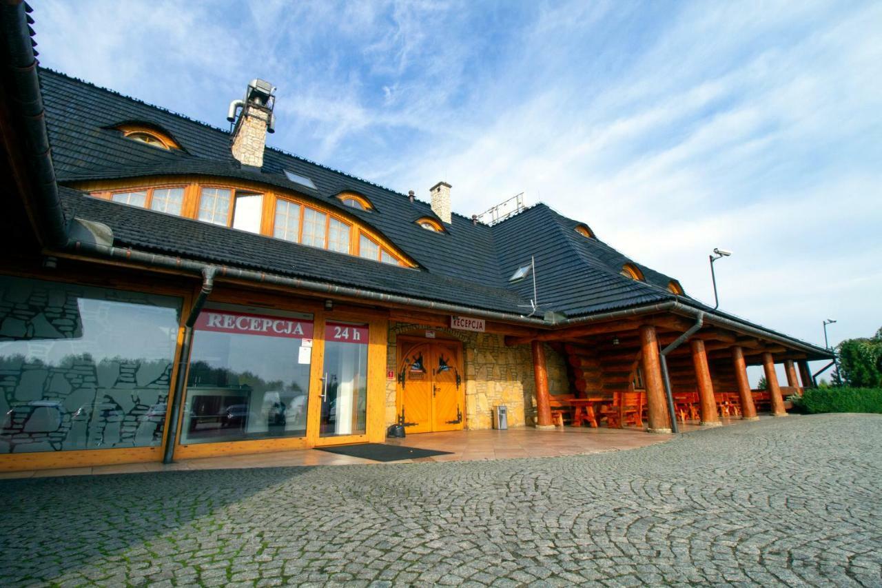 Hotel Stary Mlyn Koziegłowy Esterno foto
