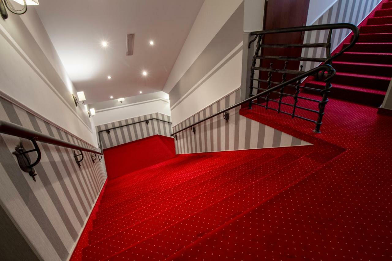 Hotel Stary Mlyn Koziegłowy Esterno foto