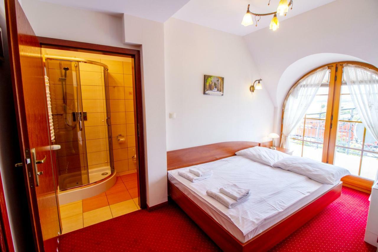 Hotel Stary Mlyn Koziegłowy Esterno foto