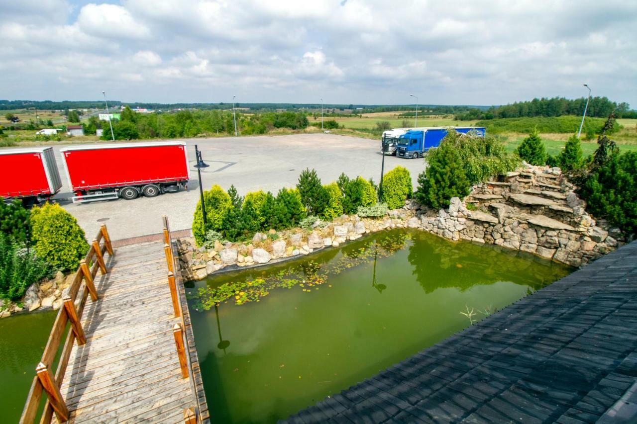 Hotel Stary Mlyn Koziegłowy Esterno foto