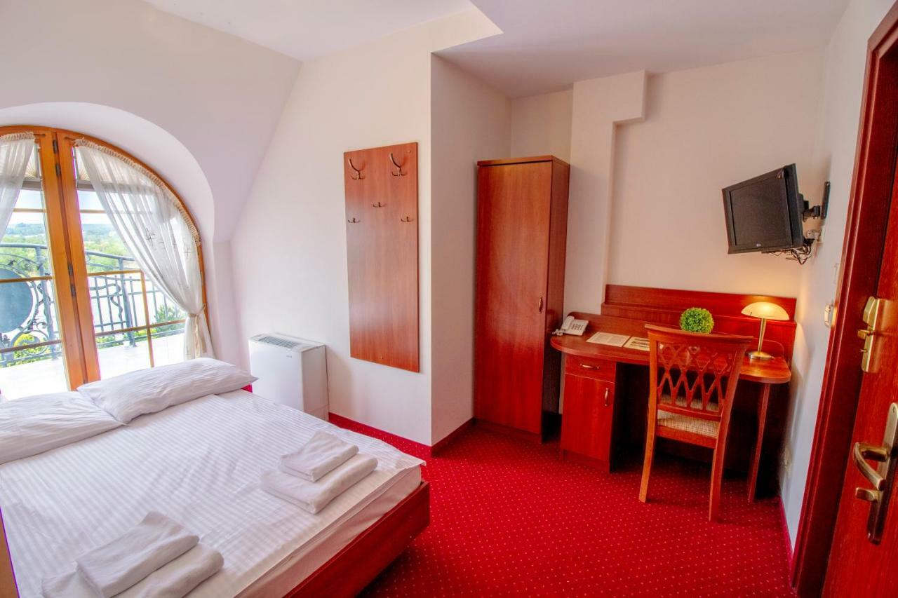 Hotel Stary Mlyn Koziegłowy Esterno foto