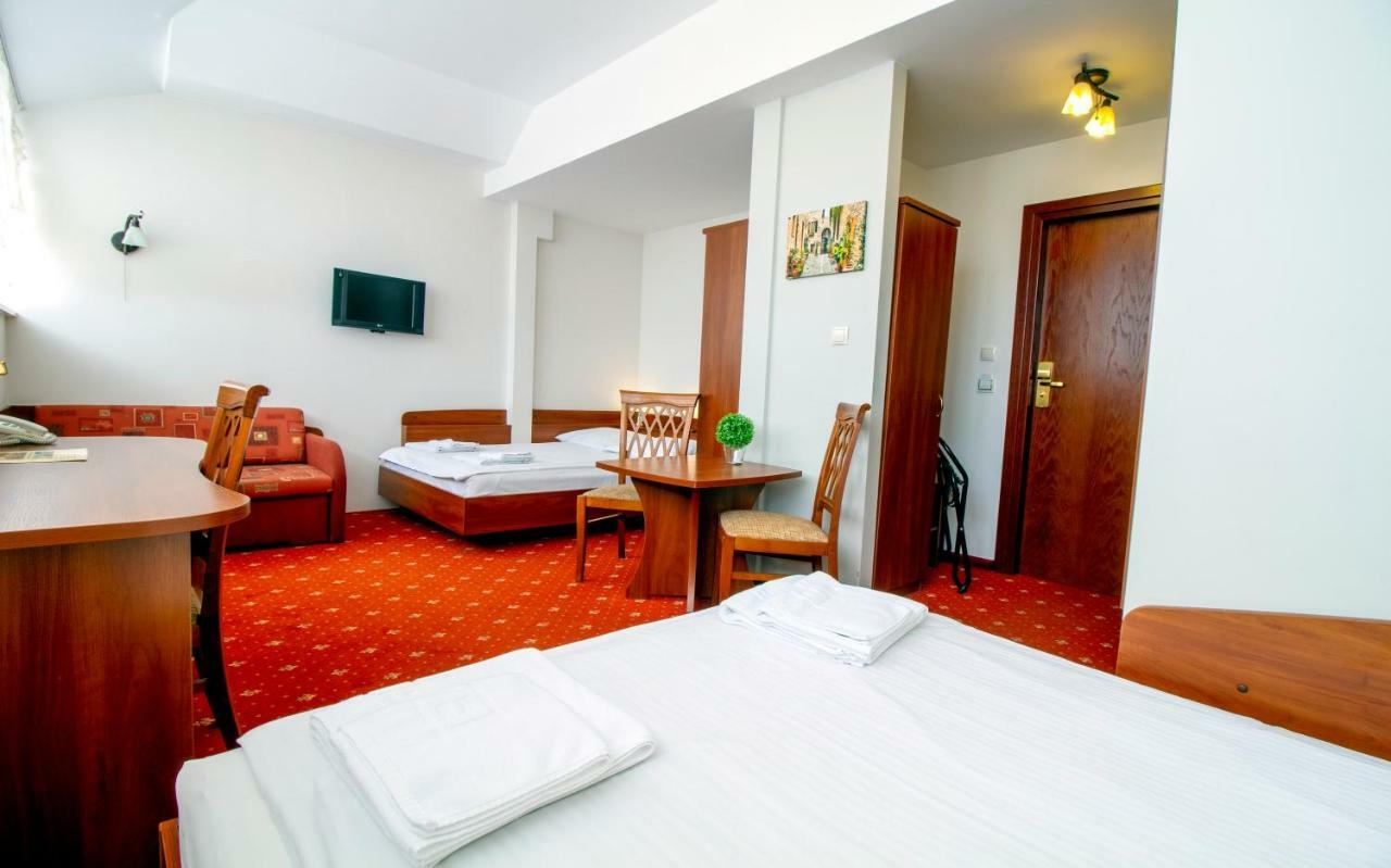 Hotel Stary Mlyn Koziegłowy Esterno foto