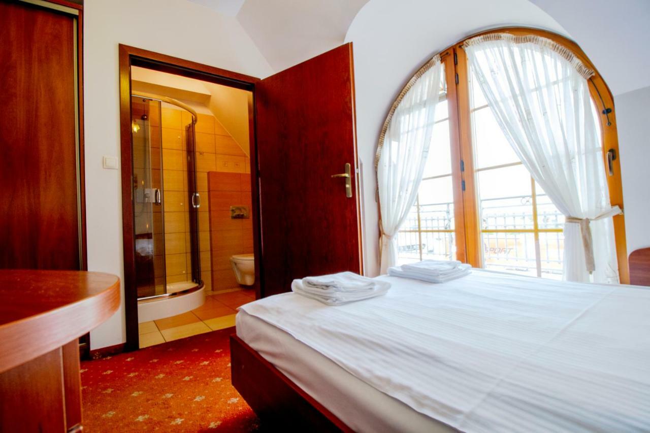 Hotel Stary Mlyn Koziegłowy Esterno foto